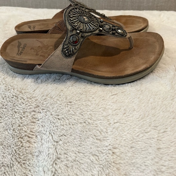 Dansko Women's Pamela Thong Taupe Jewelled Size 41 - Picture 2 of 6
